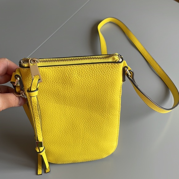 Vince Camuto Slim phone case Crossbody in lemon yellow - Picture 9 of 16